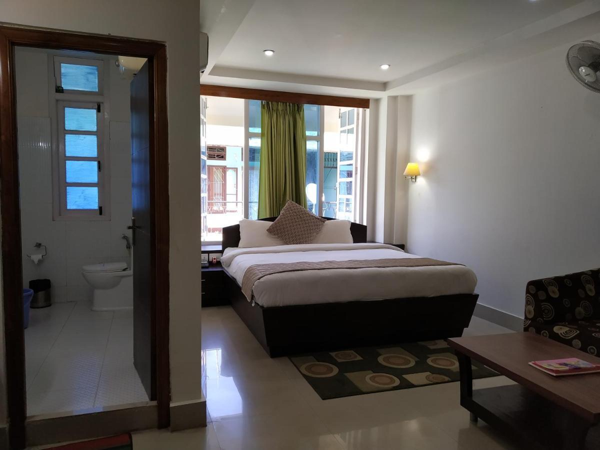 Hotel Sc Continental Itānagar Zewnętrze zdjęcie