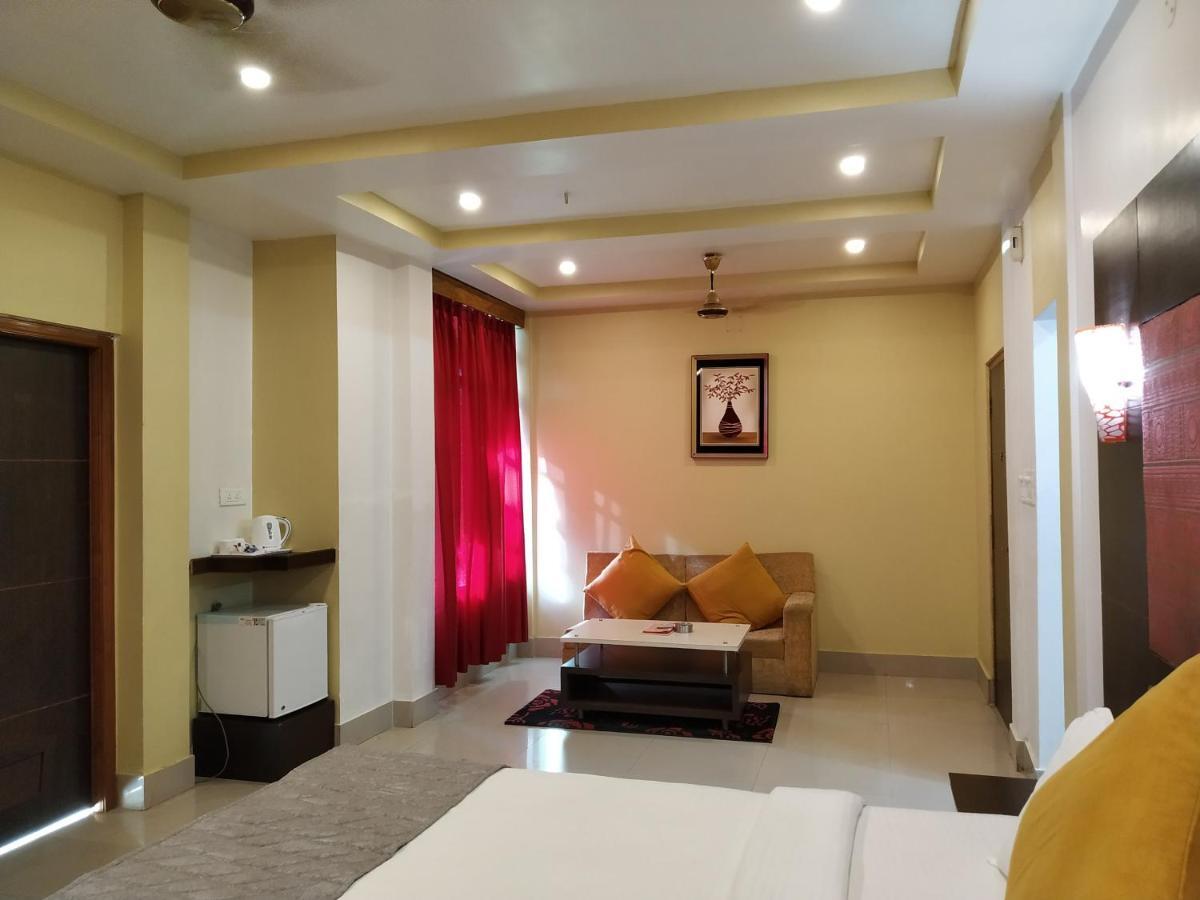 Hotel Sc Continental Itānagar Zewnętrze zdjęcie