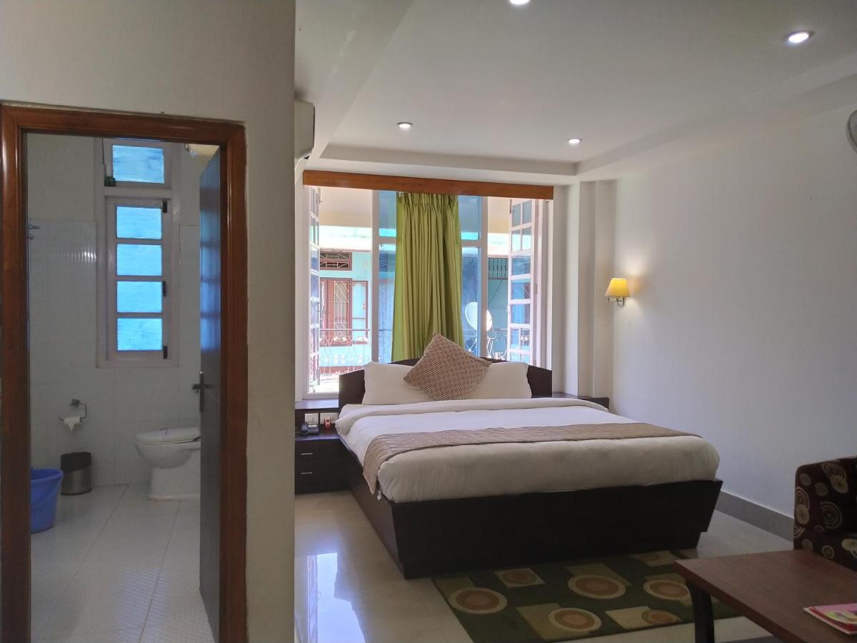 Hotel Sc Continental Itānagar Zewnętrze zdjęcie