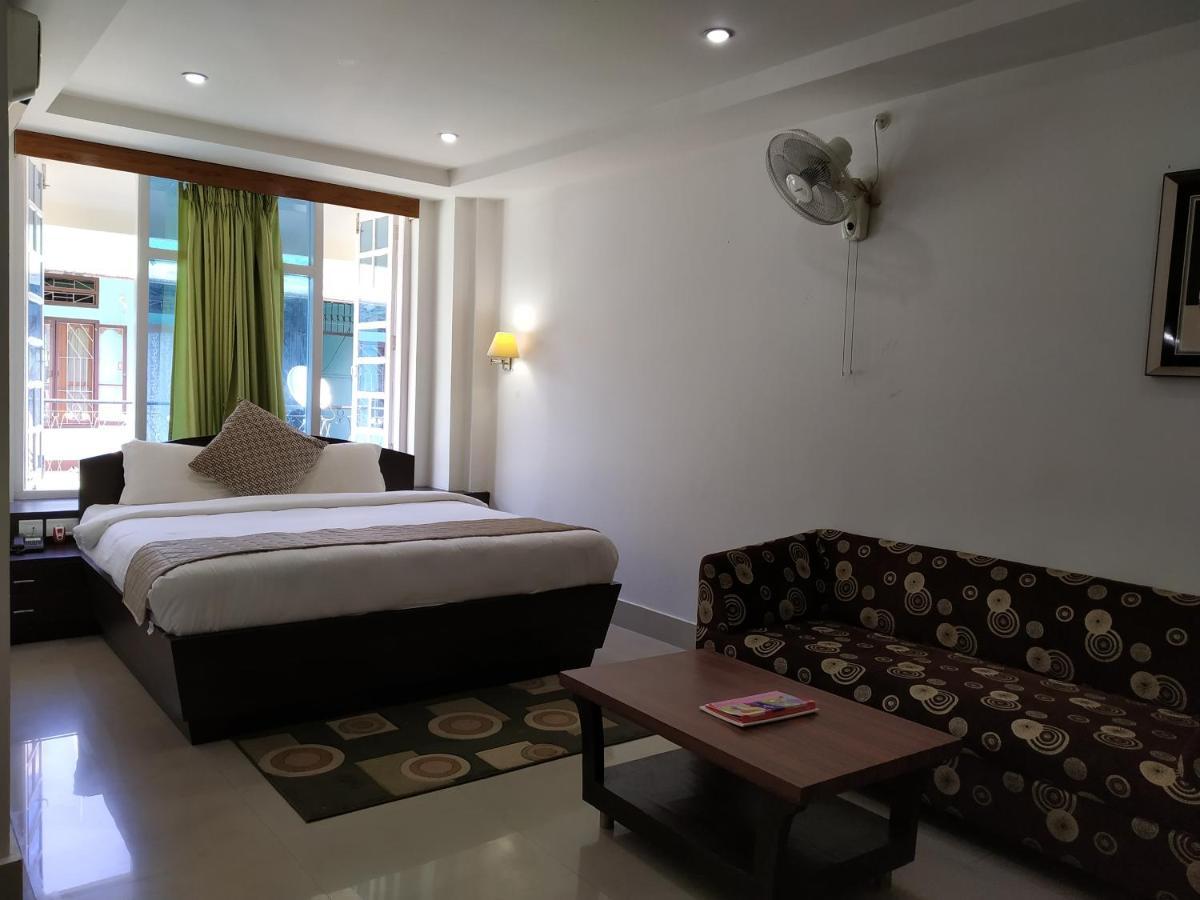 Hotel Sc Continental Itānagar Zewnętrze zdjęcie